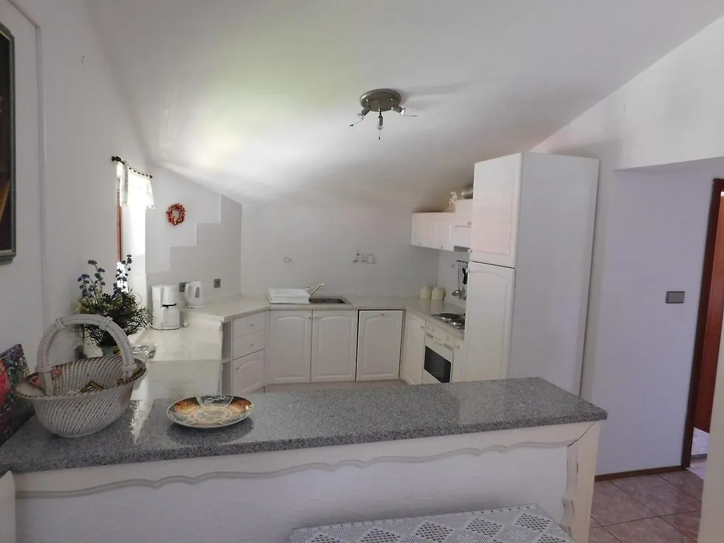 Apartments Blazevic Pula 0*,  Hırvatistan