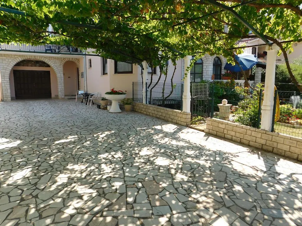 Apartments Blazevic Pula Hırvatistan